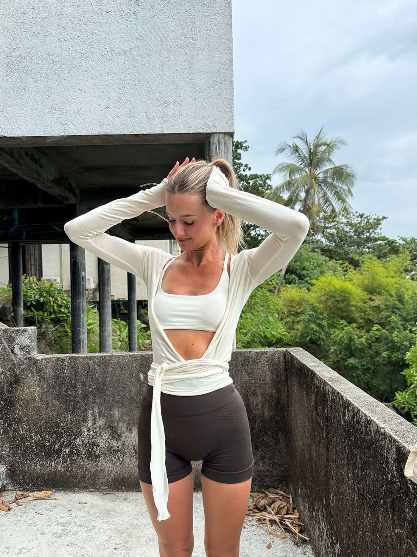 Daniela | Elegantes Wickel-Top Damenoberteil mit Schmeichelndem V-Ausschnitt