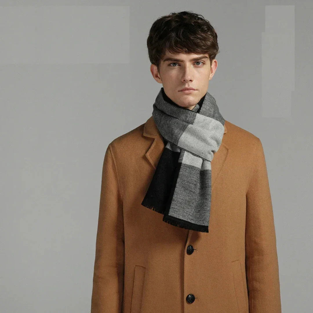 Eleganter Herrenschal für den Winter