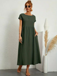 Gabrielle | Fließendes Midi-Kleid zeitloser Eleganz in Olivgrün