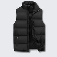 Moderne Herren Steppweste mit sportlich-elegantem Design und funktionalen Details in Schwarz