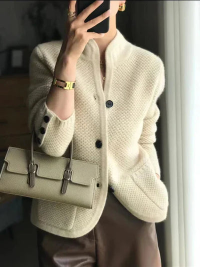 Hannah | Stilvolle Strickjacke mit hohem Kragen