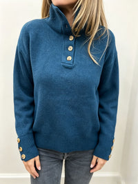 Maja | Damen Langarmpullover mit Knöpfen in Pfauenblau