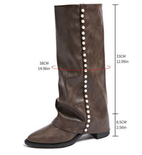 Damen Stiefel mit Perlenschmuck und rutschfester Sohle in Braun