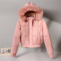 Damen kurzes wattiertes Kapuzenblouson mit Kunstfellkragen in Rosa
