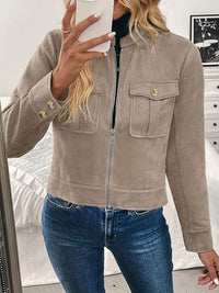Damen Kurzjacke mit Pattentaschen und Reißverschluss in Khaki