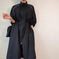 Damen leichter Windbreaker-Mantel mit Tunnelzug und Raglanärmeln in Schwarz