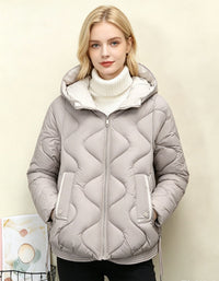 Damen wattierte Kurzjacke mit Herzsteppung, abgerundetem Saum und Kapuze in Khaki