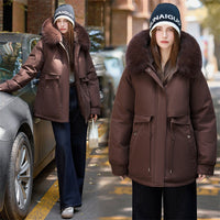 Damen kurzer Thermoparka mit abnehmbarem Kunstfellkragen und Taschen in Braun