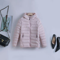 Damen ultraleichte gesteppte Kapuzenjacke mit taillierbarem Tunnelzug in Rosa