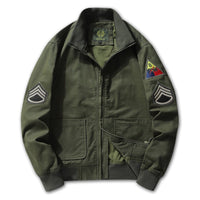Herren Bomberjacke im Militärstil mit Patches und verdecktem Reißverschluss in Militärgrün T31