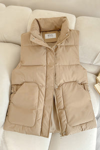 Damen wattierte Utility-Weste mit Stehkragen und großen Pattentaschen in Khaki