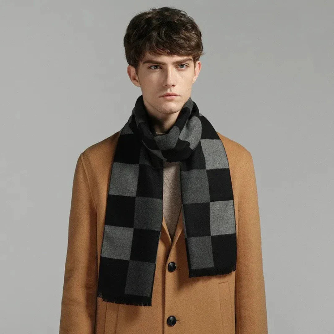 Eleganter Herrenschal für den Winter