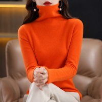 Akainu - Eleganter Rollkragenpullover in Orange
