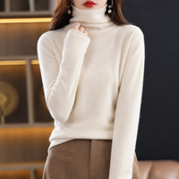 Akainu - Eleganter Rollkragenpullover in Beige