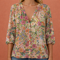Bedruckte Bluse mit V-Ausschnitt und Knopfverschluss für Damen | Mireya in Rosa