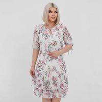 Évelyne™-Kleid mit Zartem Blumenmuster und 3/4-Ärmeln in Pink