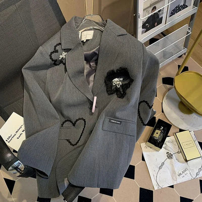 Helke - Anzugjacke mit 3d Floraler Spitzenstickerei und Zwei Knöpfen für Frauen