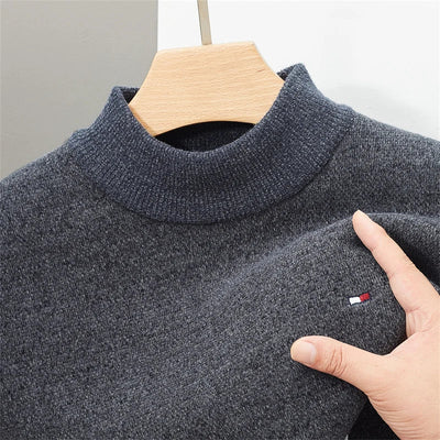 Yarden- Klassischer Herrenpullover mit Stickerei