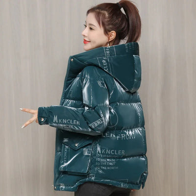 Anisa - Daunen-Winterjacke mit Buchstabenaufdruck und Kapuze für Frauen
