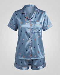 Sara | Damen Satin Pyjama Set Komfort Luxuriös Zuhause Schlaf in Blau (Herz)