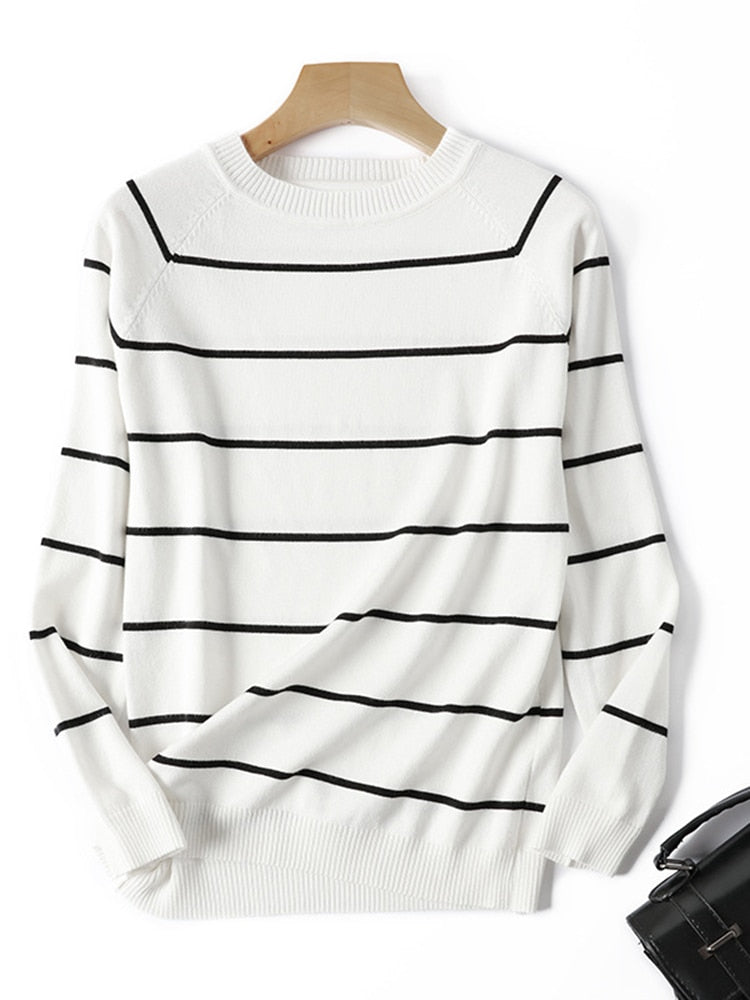 Stilvoller gestreifter Strickpullover mit Rundhalsausschnitt für Damen | Ideal für den Winter