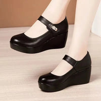 Mary™ Plateau-Absatzschuhe mit verstellbarem Verschluss in Schwarz