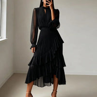 Lioren™ Kleid mit Edlem Plissee und Asymmetrischen Volants in Schwarz