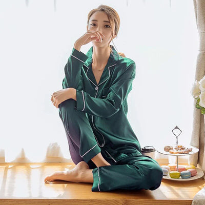 Kolja - Satin-Pyjama-Set mit Langarm-Knopf-Revers-Oberteil mit elastischer Hose für Frauen