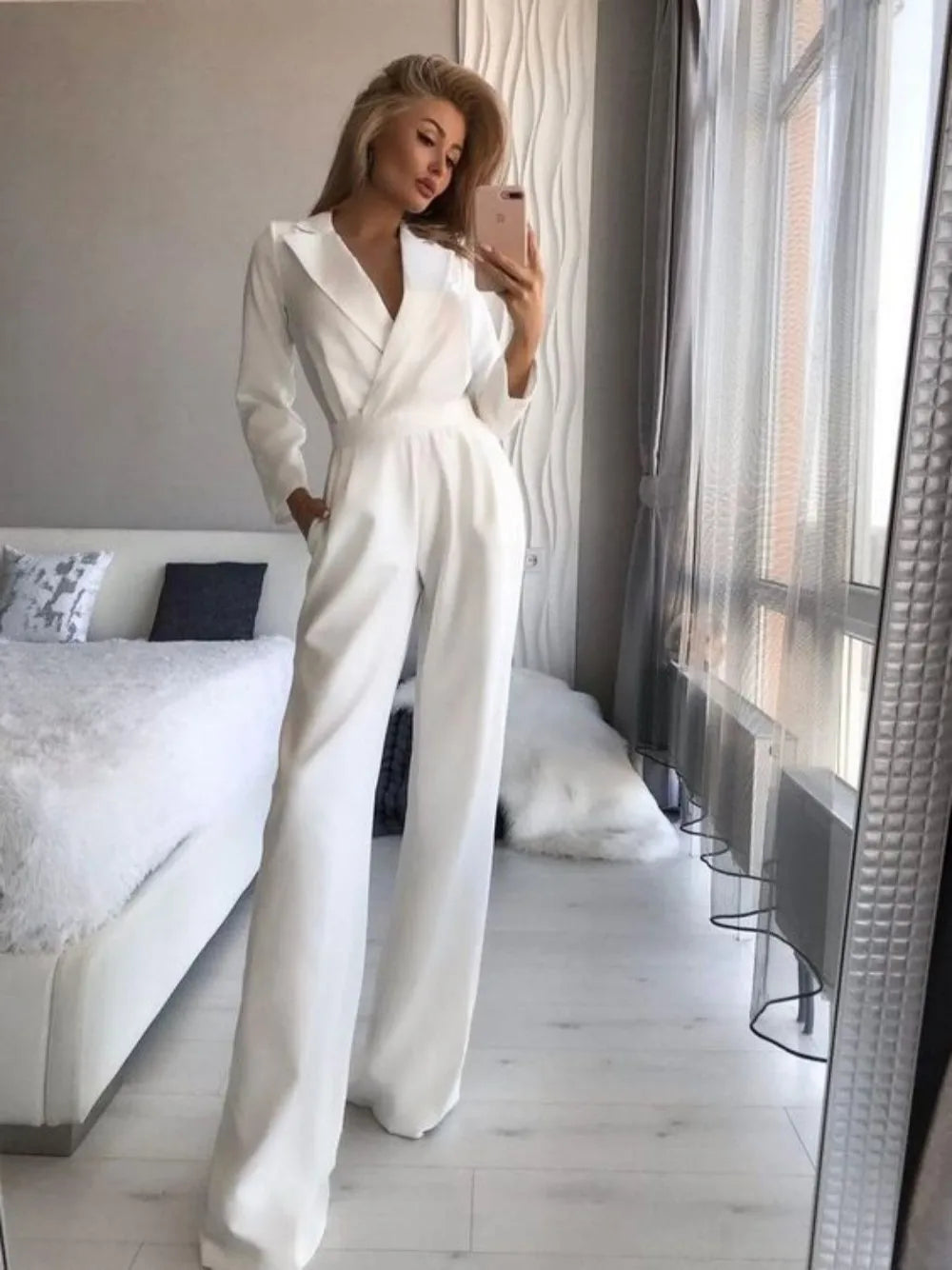 Damen Sommer-Jumpsuit mit langen Ärmeln und V-Ausschnitt