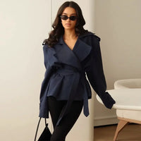 Bellecourt™ Kurzer Trenchcoat Mit Taillierter Passform in Dunkelblau