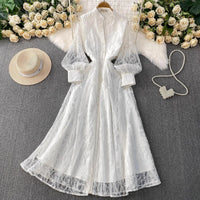 Imperial™ Spitzenkleid mit Puffärmeln in Weiß