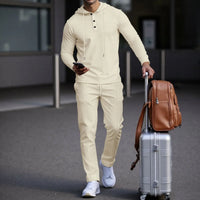 Manchester™ Set aus strukturiertem Baumwollstoff mit Kapuzenhoodie und Slim-Fit-Hose in Khaki