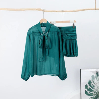 Ada | Damen Set mit Bogen Schnürung und Plissee Rock