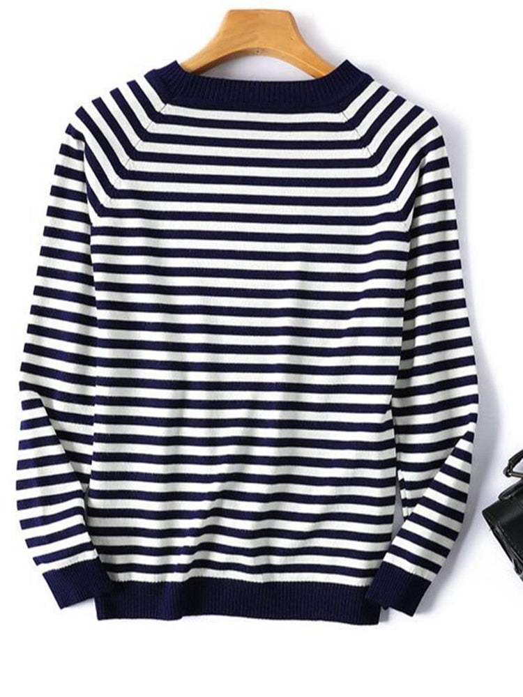 Stilvoller gestreifter Strickpullover mit Rundhalsausschnitt für Damen | Ideal für den Winter