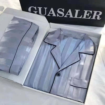 Sandy - Gestreiftes Seidensatin-Pyjama-Set mit Kurzärmeligem Oberteil und Kurzhose für Frauen