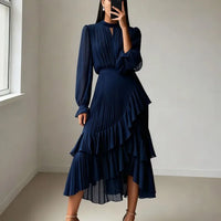 Lioren™ Kleid mit Edlem Plissee und Asymmetrischen Volants in Dunkelblau