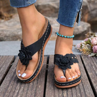 Amelie™ Keilsandalen Mit Blumenapplikation Und Breiten Riemen in Schwarz