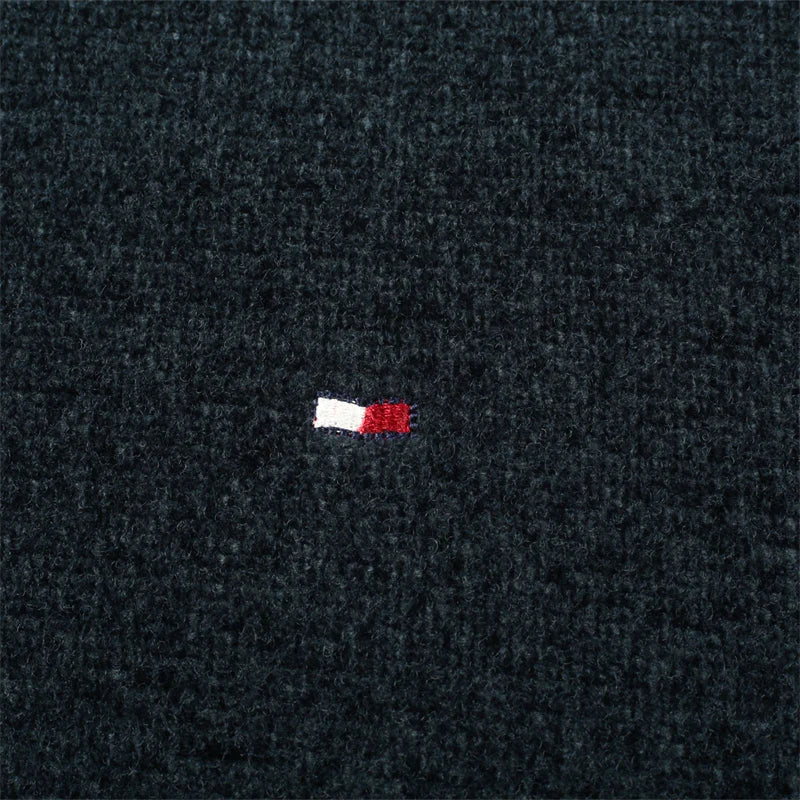 Yarden- Klassischer Herrenpullover mit Stickerei