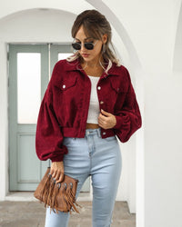 Sofia | Damen Cropped Jacke mit Taschen und Knöpfen in Burgunder