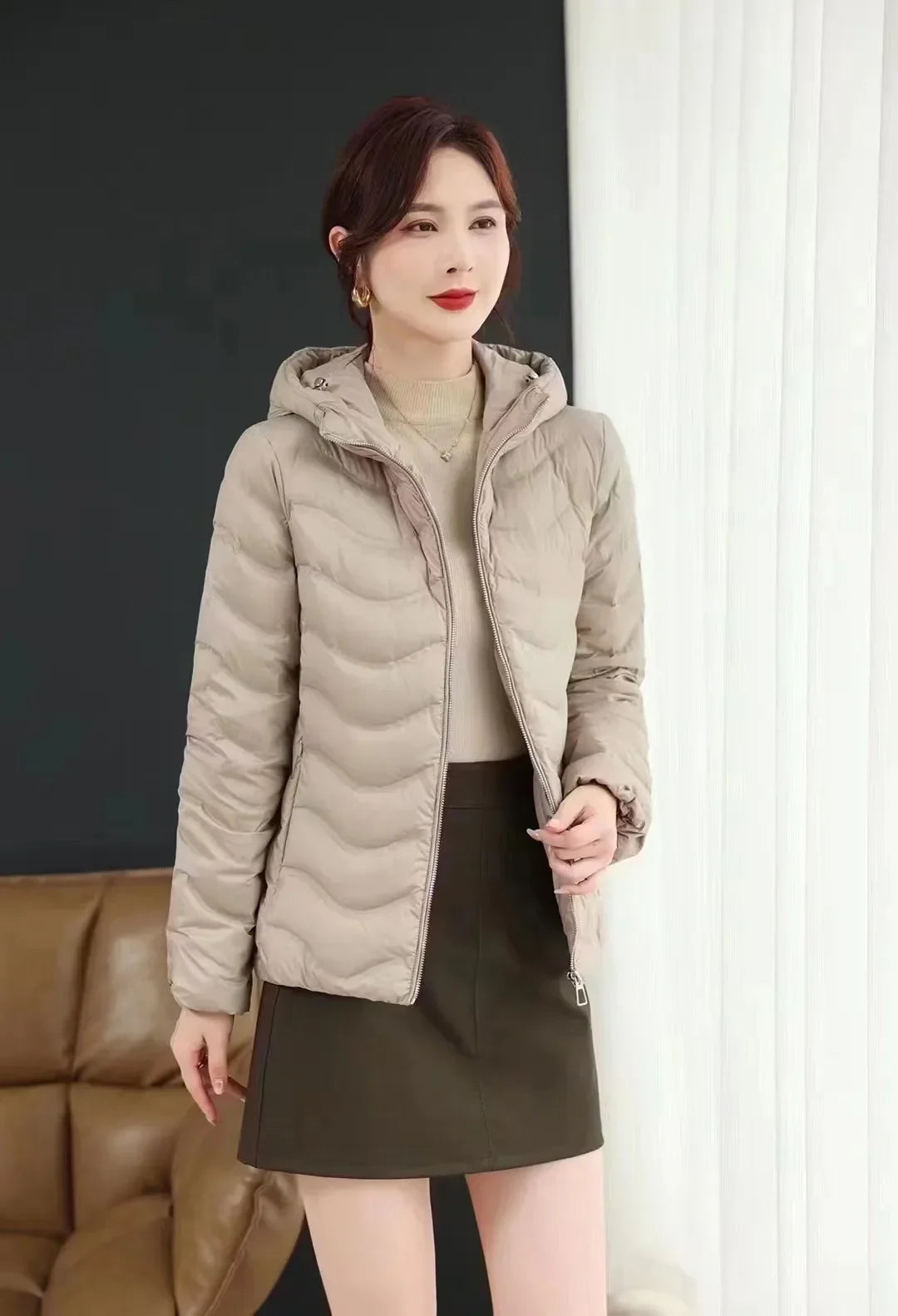Donnelly- Leichte Damen Daunenjacke mit Kapuze
