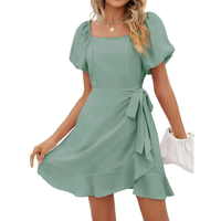Donna - Mini-Kleid mit quadratischem Ausschnitt, Puffärmeln und Gürtelschärpe in Salbeigrün