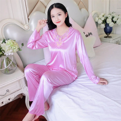 Tatjana - Seidensatin-Pyjamaset mit Langärmeligem Oberteil und Pyjamahose für Frauen