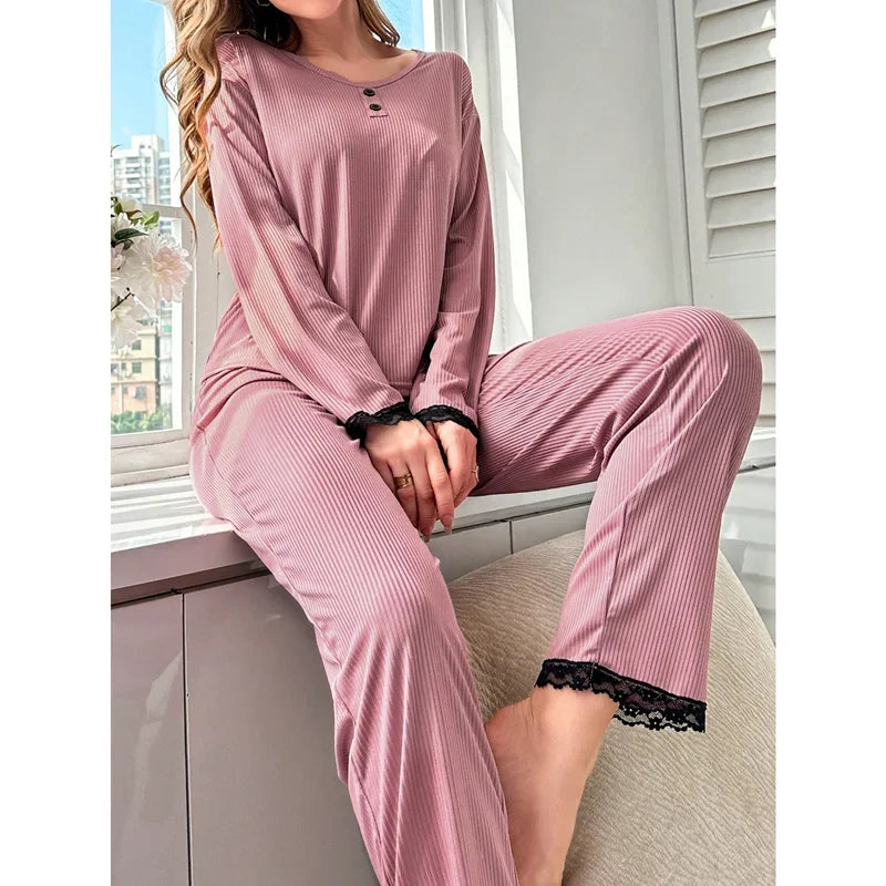Althea- Langärmliges Oberteil und Pyjama für Damen