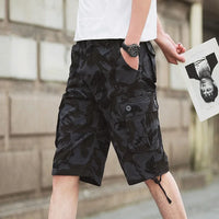 Frontier™ Cargo-Shorts mit Camouflage-Muster und Funktionellen Cargotaschen in Schwarzes Camouflage