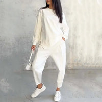 Eva™ Set mit asymmetrisch geschnittenem Sweatshirt und Jogginghose mit Taschen in Weiß