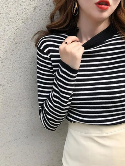 Silke - Gestreifter Pullover mit Schmaler Passform und Rundhalsausschnitt für Frauen