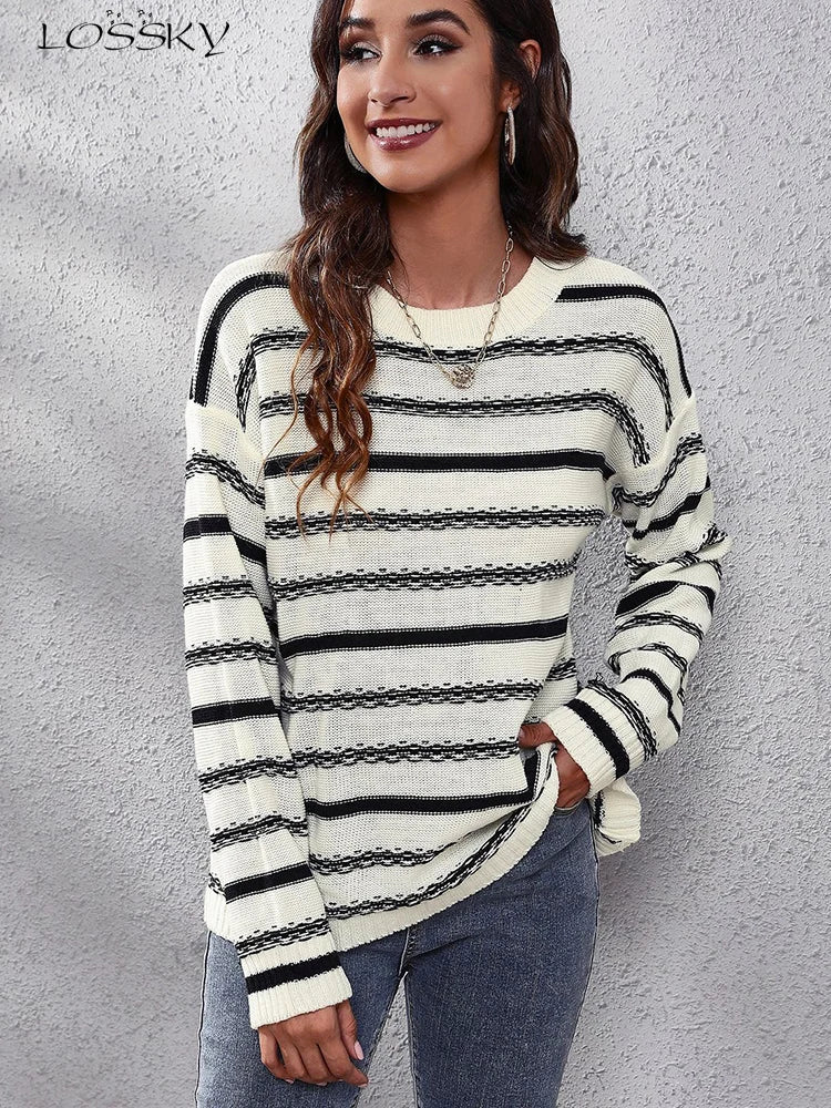 Einfarbig gestreifter Pullover