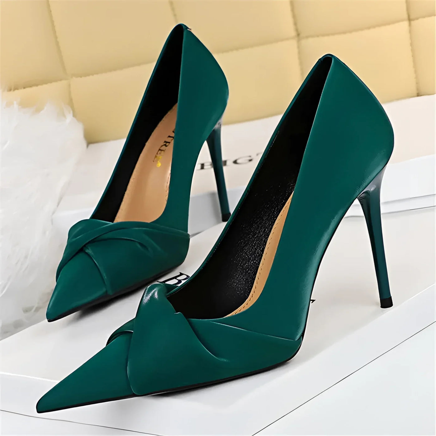 Fudus Stiletto Pumps mit Spitze & Knoten – Elegante Lederschuhe Damen