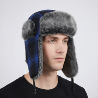 Trappermütze mit Ohrklappen - winddicht und warm in Blau Kariert