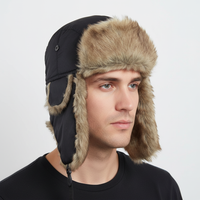 Trappermütze mit Ohrklappen - winddicht und warm in Schwarz